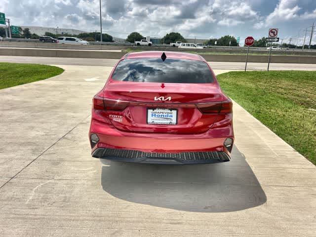 Thumbnail: 2022 Kia Forte - 5