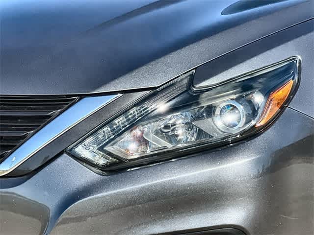 Thumbnail: 2017 Nissan Altima - 24