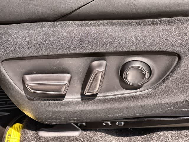 Thumbnail: 2024 Toyota RAV4 - 31