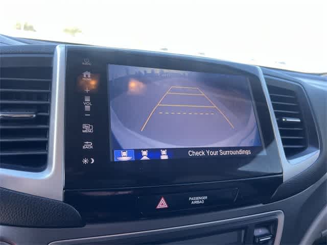 Thumbnail: 2017 Honda Pilot - 26