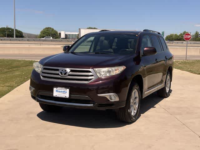 Thumbnail: 2013 Toyota Highlander - 2