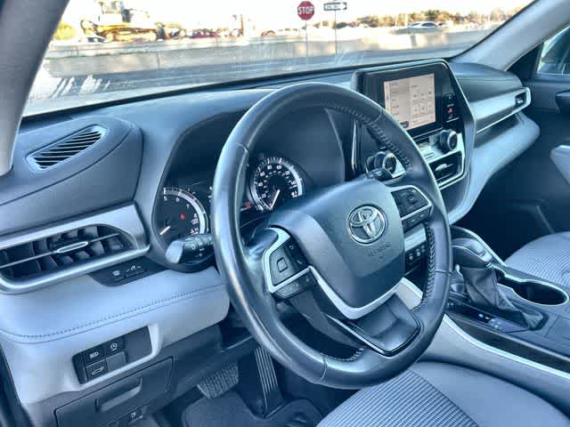 Thumbnail: 2024 Toyota Highlander - 15