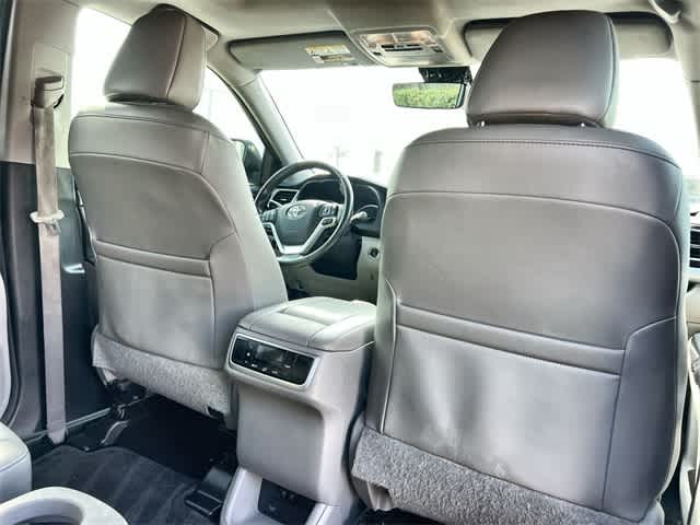 Thumbnail: 2017 Toyota Highlander - 13