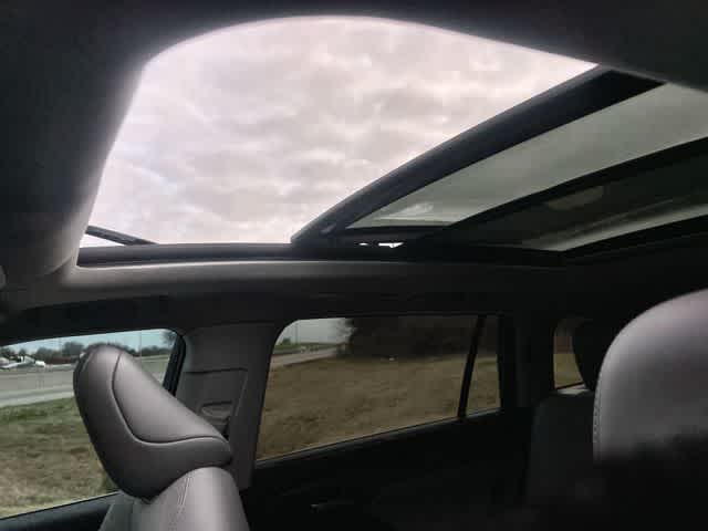 Thumbnail: 2023 Toyota Highlander - 32