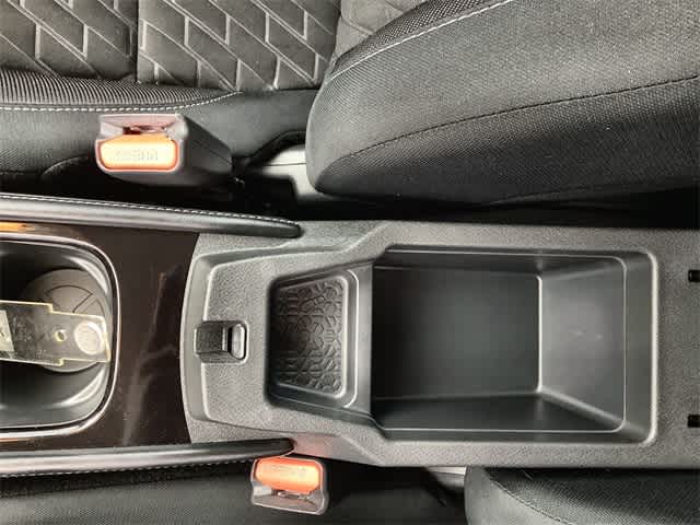 2022 Nissan Kicks SV 27