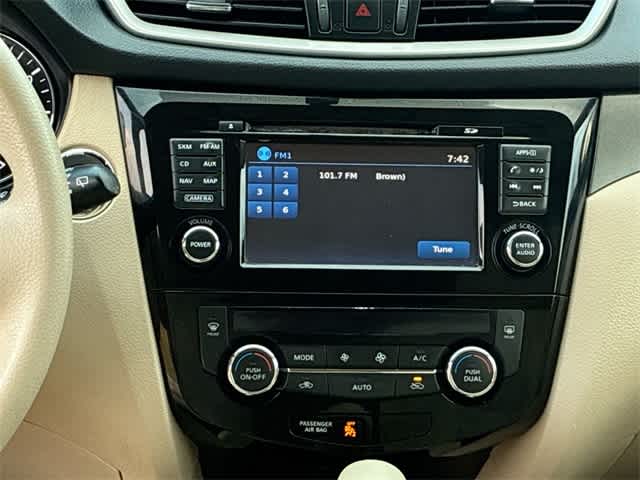 Thumbnail: 2015 Nissan Rogue - 18