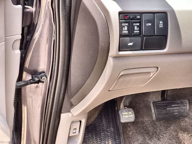Thumbnail: 2015 Honda Odyssey - 29