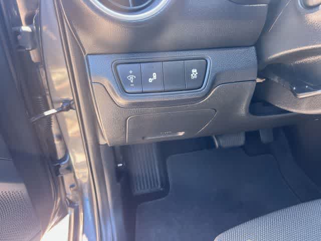 Thumbnail: 2023 Kia Forte - 28