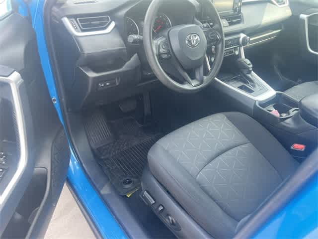 2021 Toyota RAV4 XLE 3