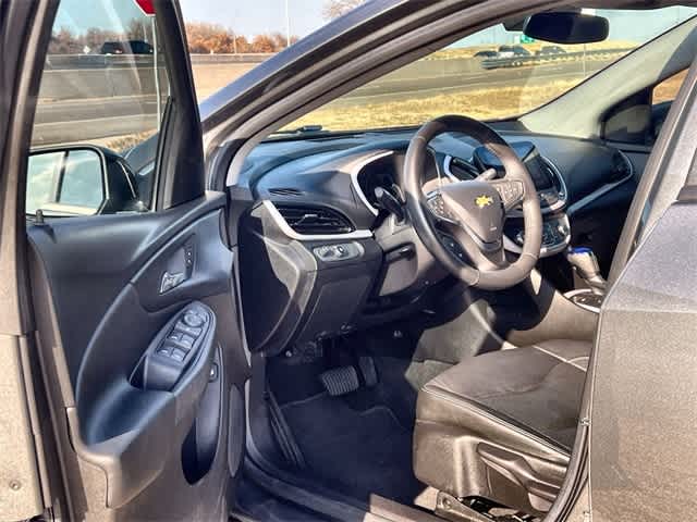 Thumbnail: 2017 Chevrolet Volt - 3