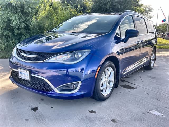 2018 Chrysler Pacifica Touring L Hero Image