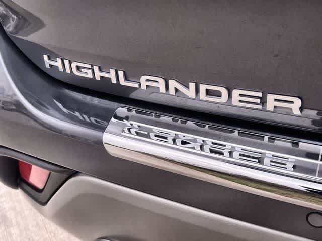 Thumbnail: 2023 Toyota Highlander - 8