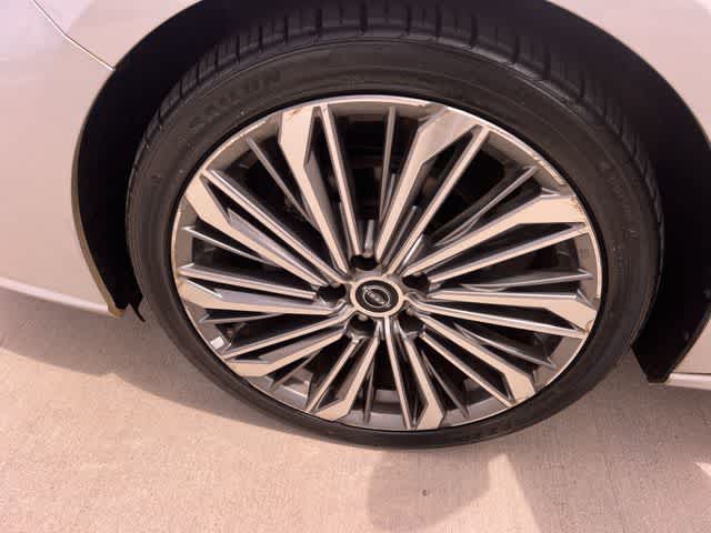 Thumbnail: 2023 Nissan Altima - 9