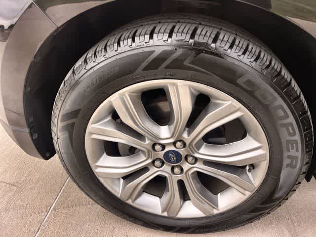 Thumbnail: 2019 Ford Edge - 9