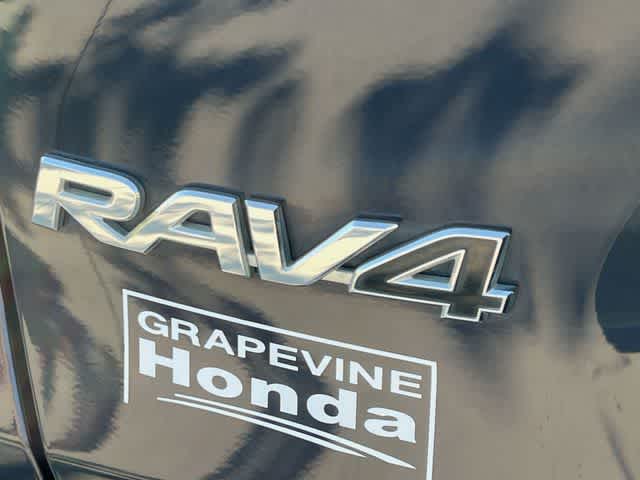 Thumbnail: 2019 Toyota RAV4 - 8