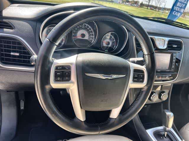 Thumbnail: 2012 Chrysler 200 - 17