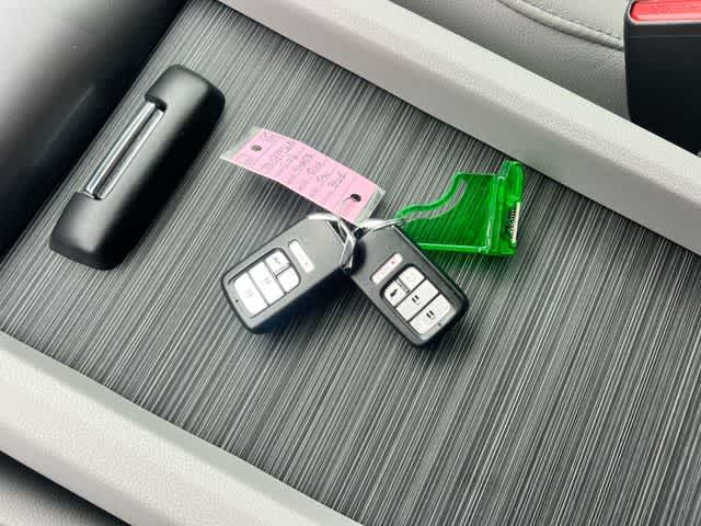 Thumbnail: 2018 Honda Pilot - 21