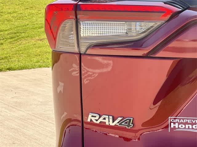 2021 Toyota RAV4 LE 8