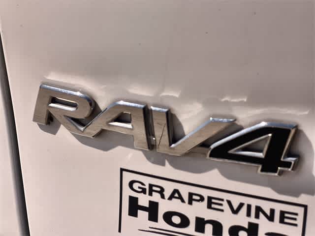 Thumbnail: 2021 Toyota RAV4 - 8