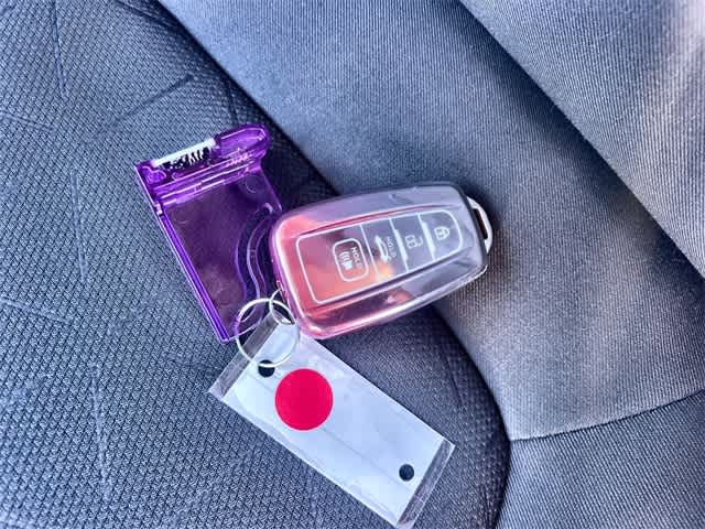 Thumbnail: 2021 Toyota RAV4 - 21