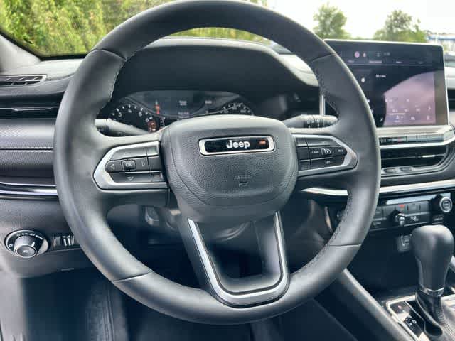 Thumbnail: 2022 Jeep Compass - 17