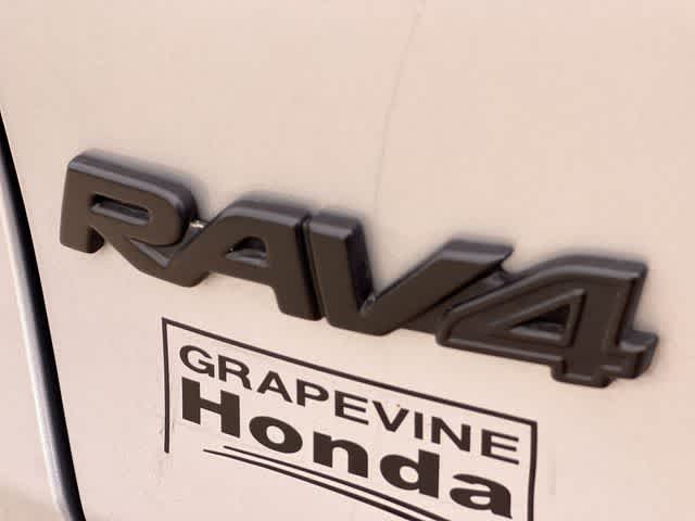 Thumbnail: 2024 Toyota RAV4 - 8