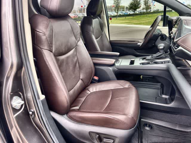 Thumbnail: 2024 Toyota Sienna - 12