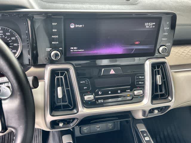 Thumbnail: 2022 Kia Sorento - 18