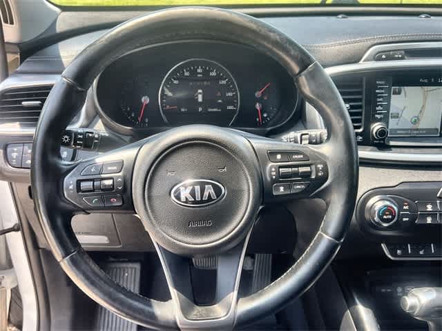 Thumbnail: 2017 Kia Sorento - 17
