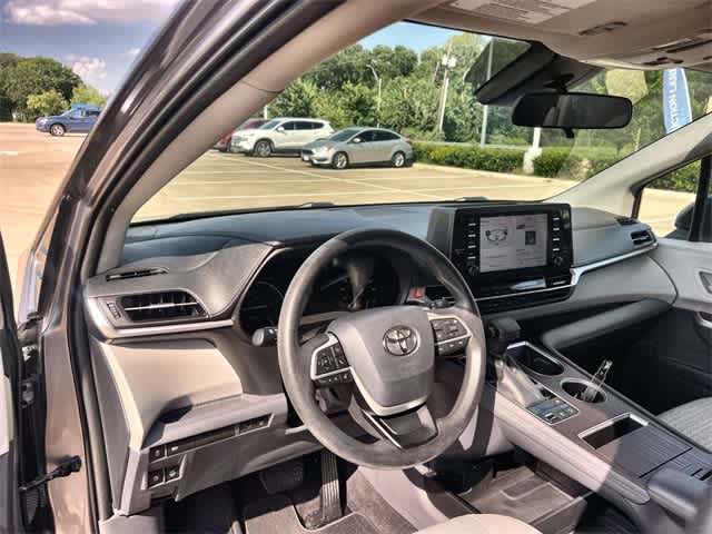 Thumbnail: 2021 Toyota Sienna - 15