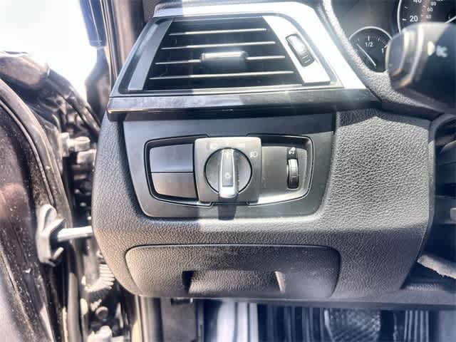 2013 BMW 3 Series 328i 29