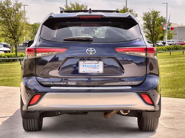Thumbnail: 2022 Toyota Highlander - 6