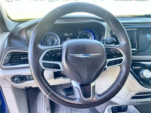 2018 Chrysler Pacifica Touring L 17