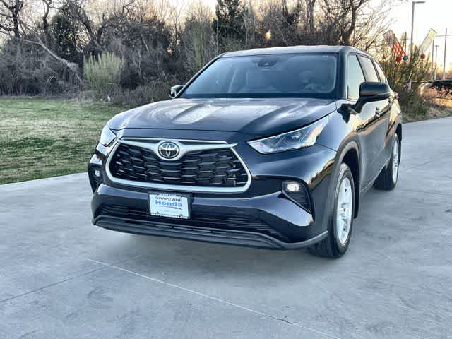 Thumbnail: 2024 Toyota Highlander - 2