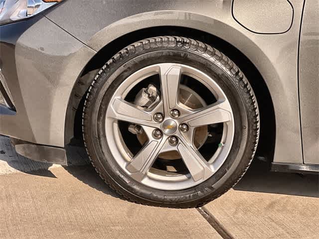 Thumbnail: 2017 Chevrolet Volt - 9