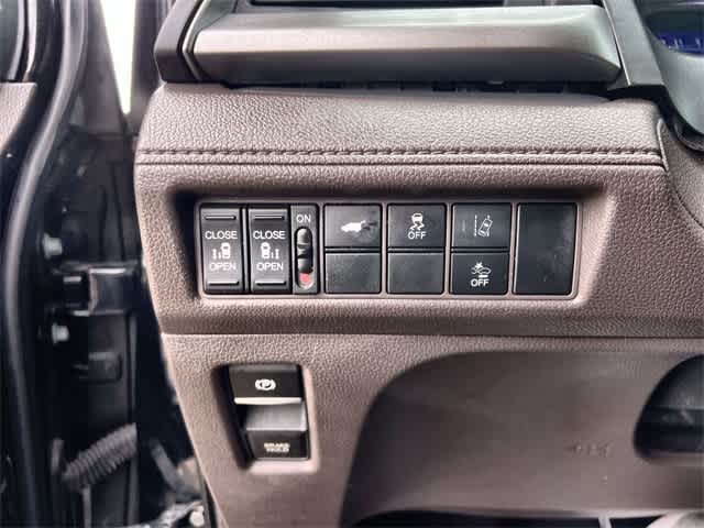 Thumbnail: 2019 Honda Odyssey - 28