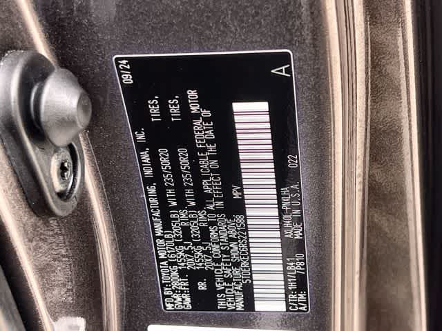 Thumbnail: 2024 Toyota Sienna - 22