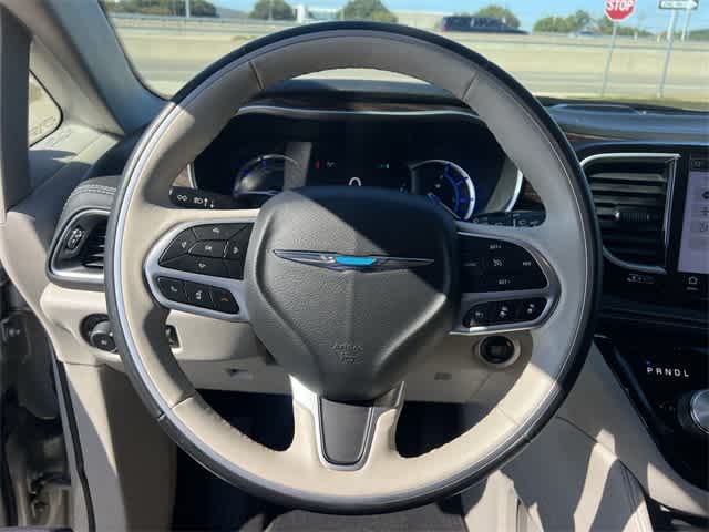 Thumbnail: 2021 Chrysler Pacifica - 17