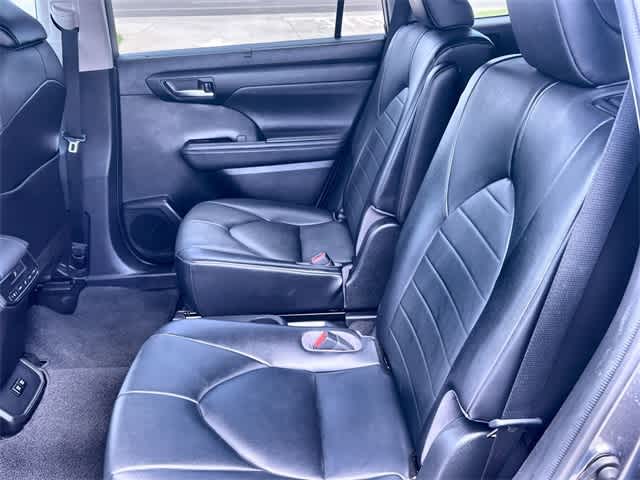 Thumbnail: 2021 Toyota Highlander - 14