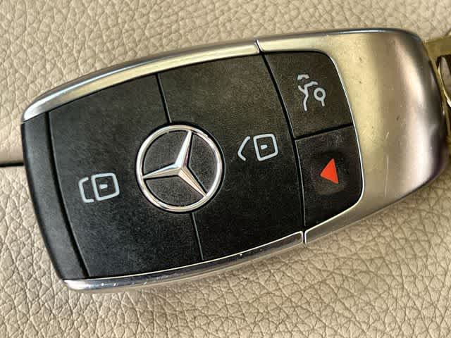 Thumbnail: 2022 Mercedes-Benz GLC - 21