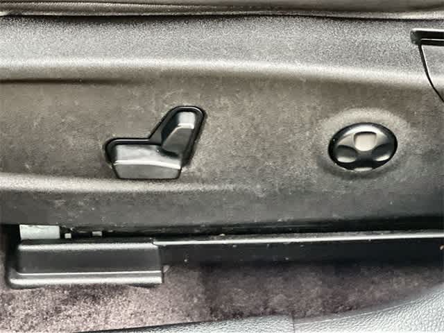 Thumbnail: 2018 Chrysler 300 - 31