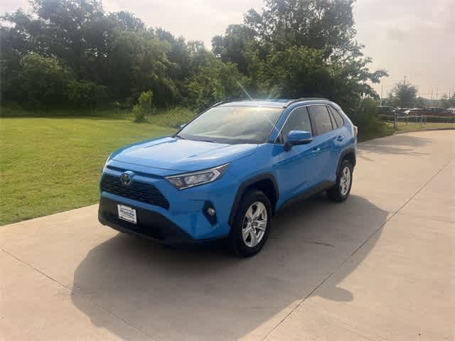 2021 Toyota RAV4 XLE 2