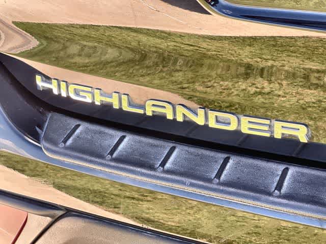 Thumbnail: 2022 Toyota Highlander - 8