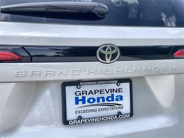 Thumbnail: 2024 Toyota Grand Highlander - 8