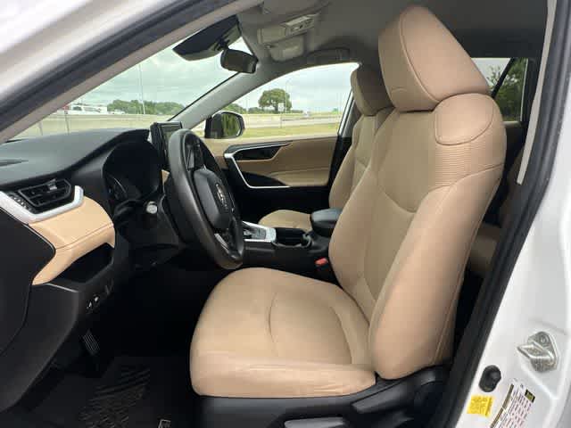 Thumbnail: 2021 Toyota RAV4 - 11