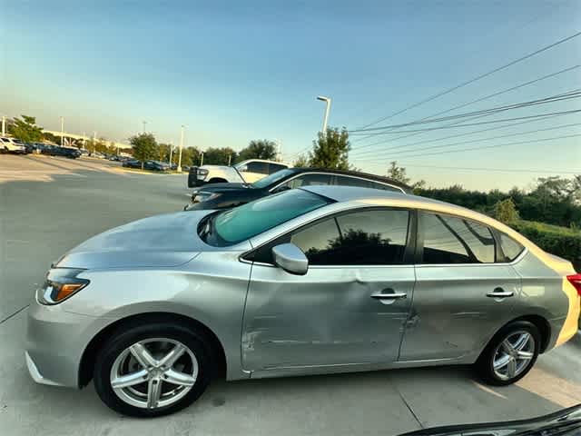 2019 Nissan Sentra SV photo 4