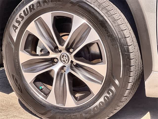 Thumbnail: 2020 Toyota Highlander - 9