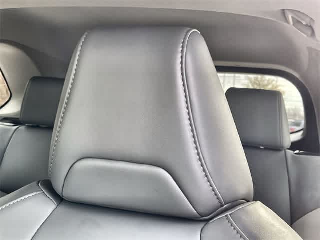 Thumbnail: 2023 Toyota RAV4 - 25