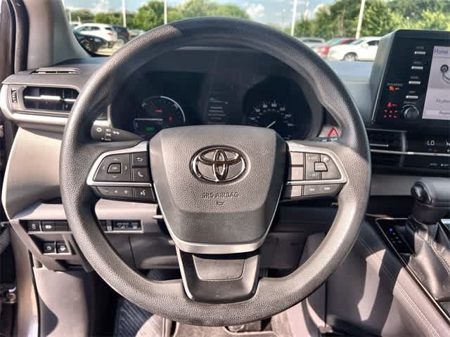 Thumbnail: 2021 Toyota Sienna - 17