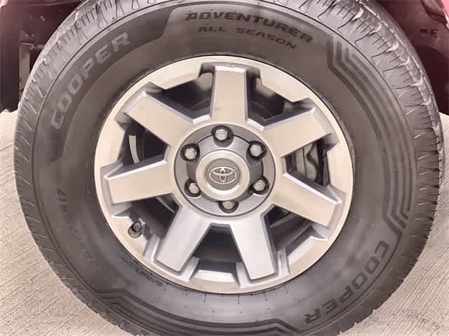 Thumbnail: 2016 Toyota 4Runner - 9